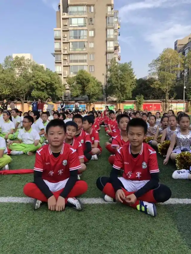 团体操课_40人学生团体操_团体操展示