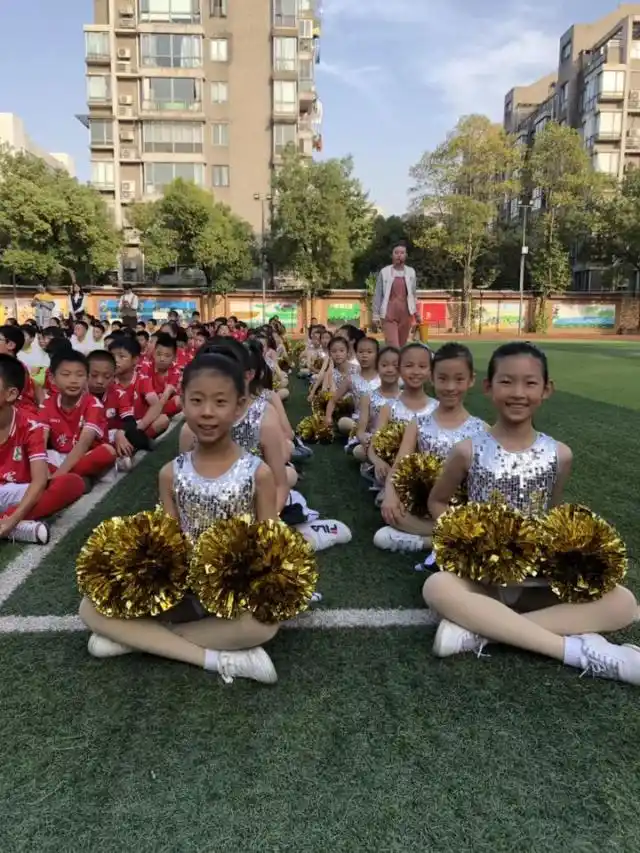 40人学生团体操_团体操课_团体操展示