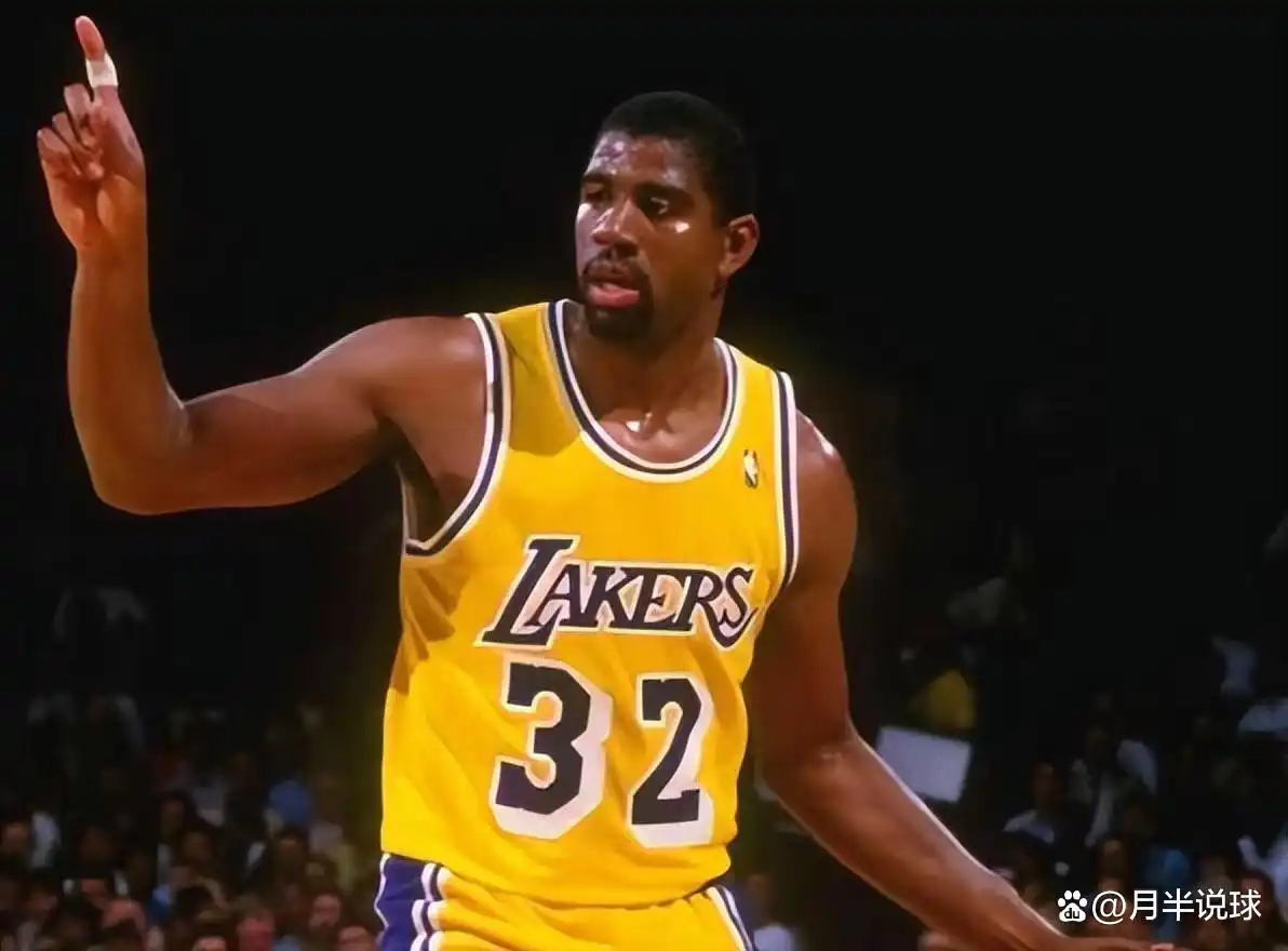 詹姆斯nba历史_詹姆斯巨星篮球历史数据_历史第一篮球巨星詹姆斯