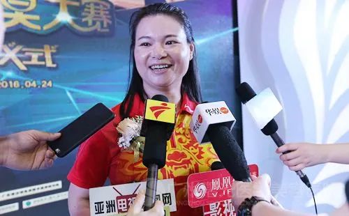 世界举重冠军一次是多少公斤_举重冠军世界纪录_举重世界冠军