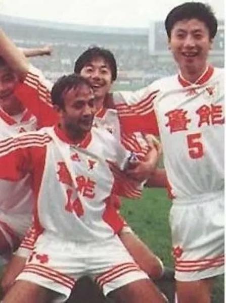 鲁能泰山足球队历史_山东鲁能泰山足球俱乐部前身_泰山鲁能足球队历史战绩