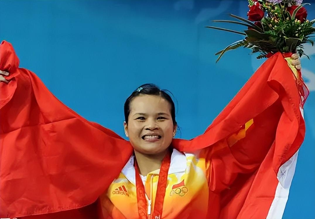 奥运举重冠军女子_举重奥运冠军女_奥运会的举重冠军女的