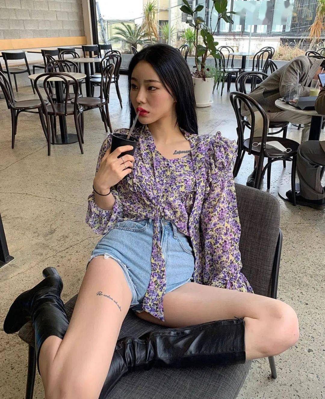 衬衫搭配运动裤_裤子衬衫搭配_裤衬衫搭配运动鞋好看吗
