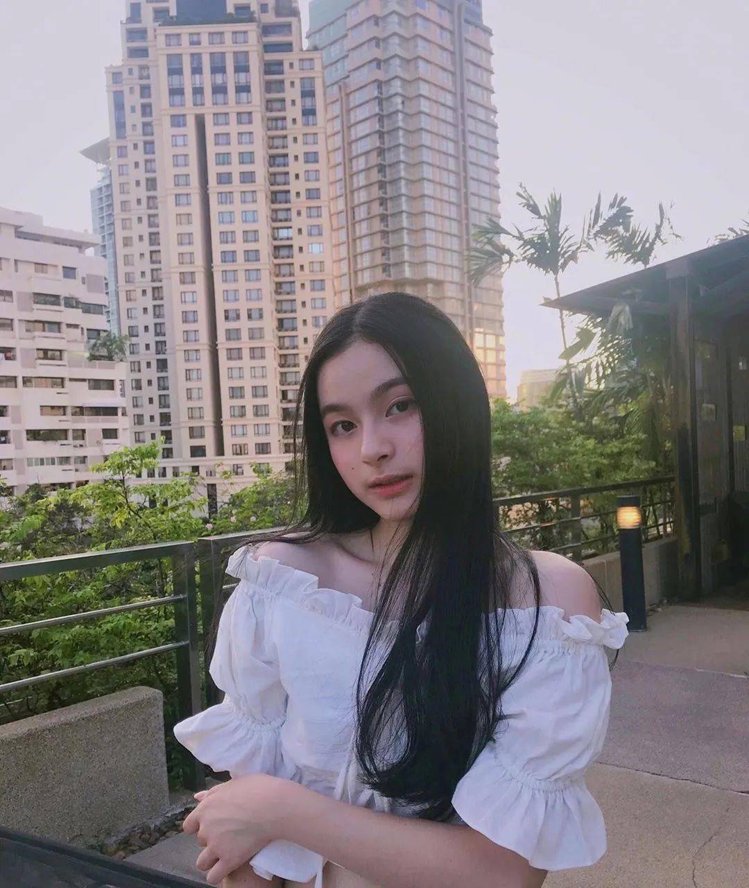 衬衫搭配运动裤_裤衬衫搭配运动鞋好看吗_裤子衬衫搭配