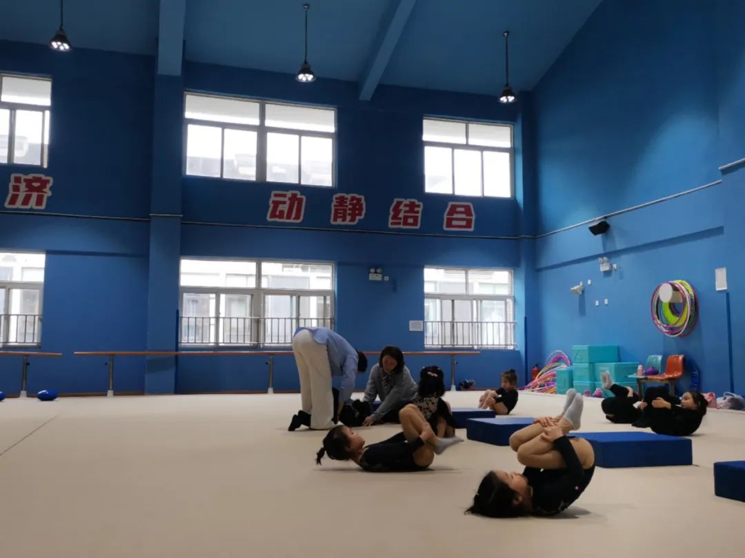 体操教法_教学生体操难不难_体操太难了