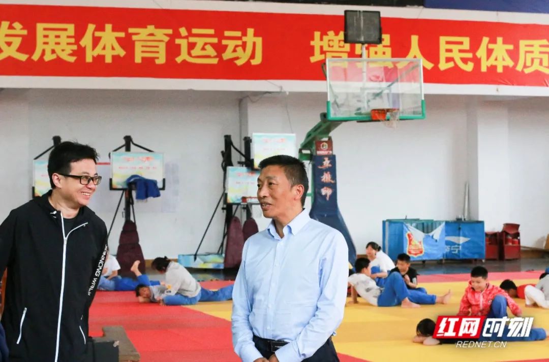 湖北宜昌举重冠军_湖北荆州女子举重世界冠军_湖北举重奥运冠军悲惨