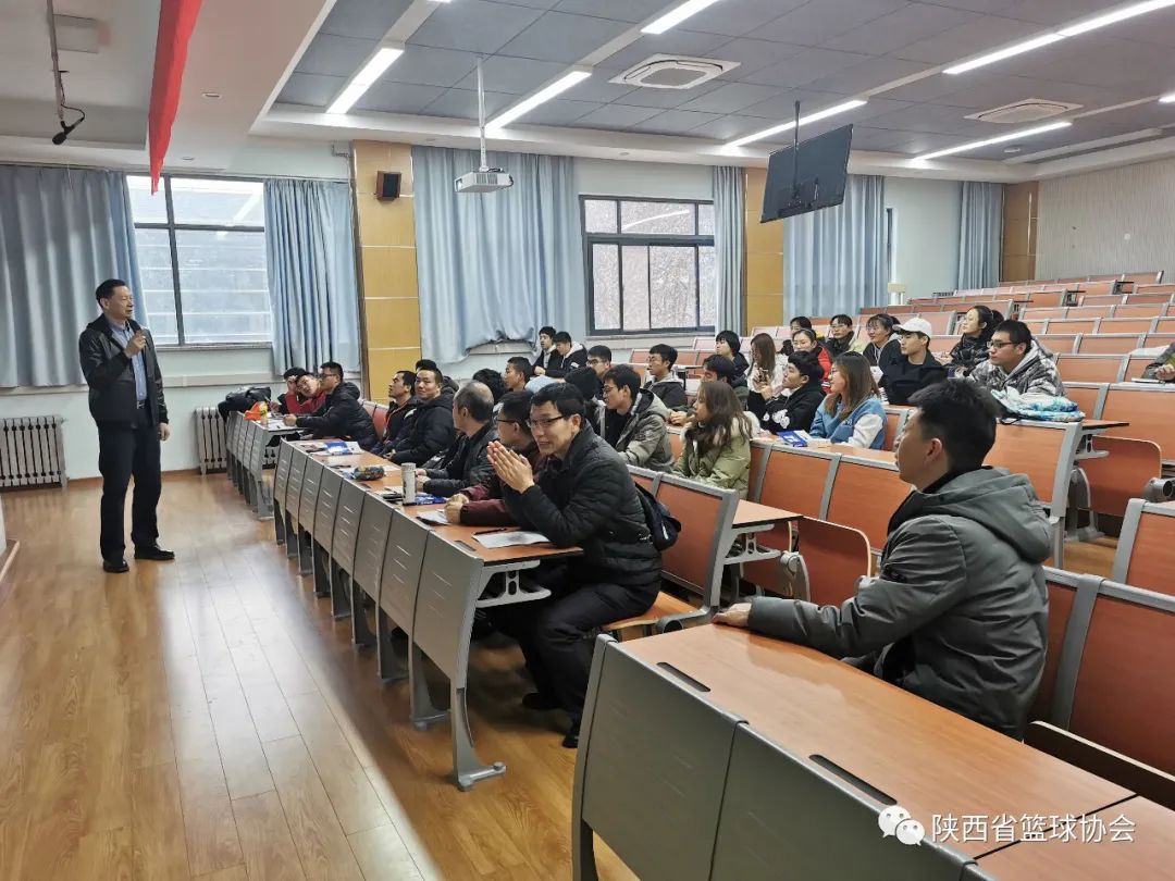 篮球规则讲解新规则是什么_2021年新篮球规则_篮球新规讲解规则是谁制定的